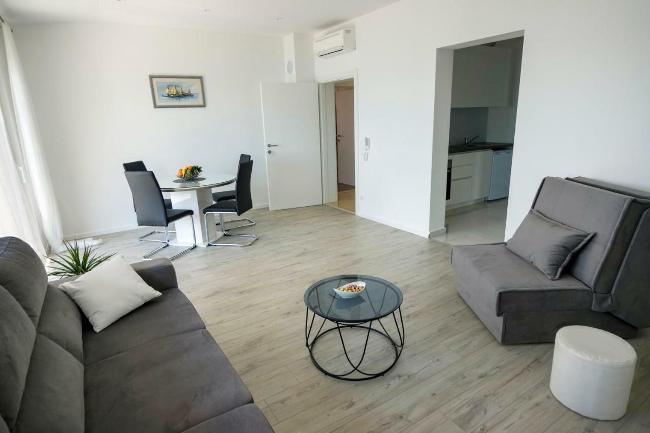 Apartmani Ticinovic Omiš Exterior foto